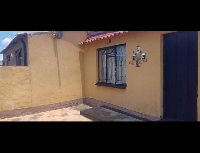 2 BEDROOM HOUSE FOR SALE IN PIMVILLE ZONE 6